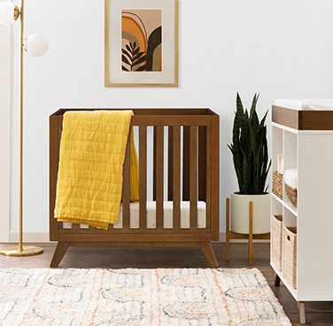 Mini Crib vs Crib: Choosing the Perfect Sleeping Solution for Baby